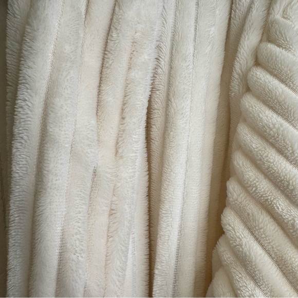 Yawn Off White Cream Robe Size Large Neutral Loungewear Lounging Comfy Cozy - Picture 5 of 11